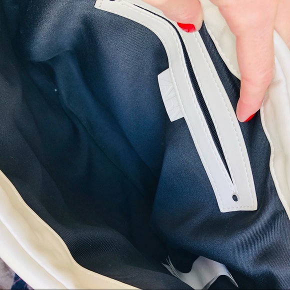 ZARA | Quilted cream bag - Picture 11 of 12